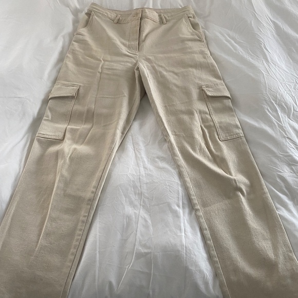 Aritzia Wilfred Free Modern Cargo Pants - Picture 3 of 5